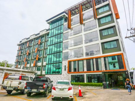iZen Pure Budget Hotel & Residences