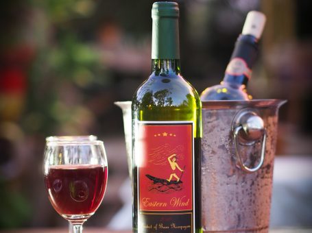 Steak & Wine bannneonphayom