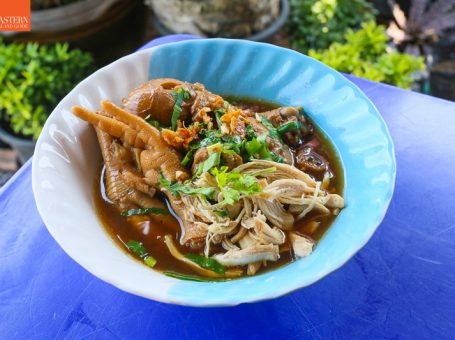 ป้าติ๋ม”ช้อนเงิน”ก๋วยเตี๋ยวไก่ตุ๋นมะระ