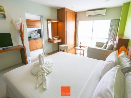 Crystal Jade Hotel